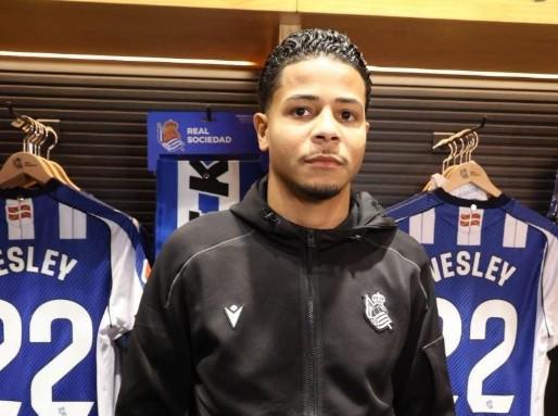 华体会app-被问如何称呼，韦斯利：韦斯利-加索瓦-里贝罗-特谢拉