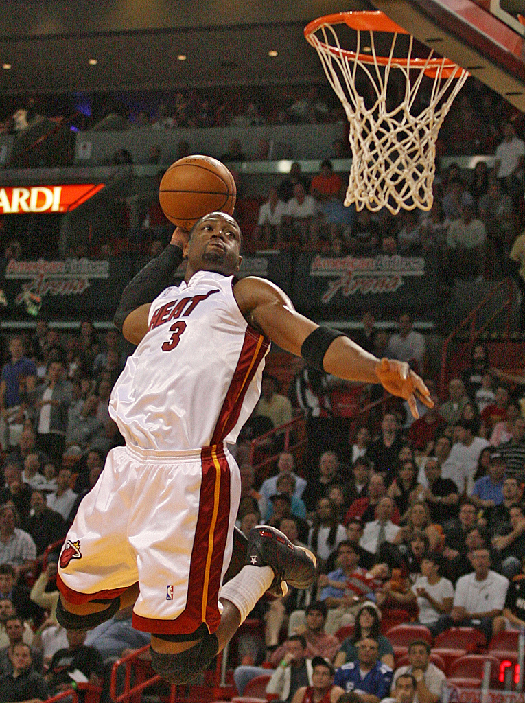 华体会体育-韦德：我们每个人的球风都有模仿乔丹的影子 投篮姿势或是脚步